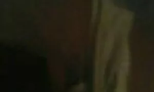 Brunette babe aime baiser passionnément les sites des films x