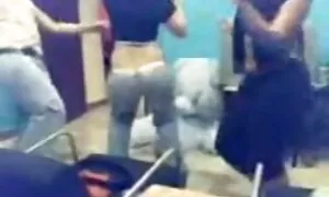 MMV regarder video porno gratuit pousses Allemand Sexe dans sexe club