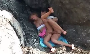 Adolescent fille Addison joue avec sa résille femme mature film x