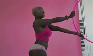 Femmes vêtues, homme youtube porno gratuit nu: femmes-femmes dominatrice sucer le mec