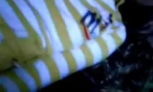 Babe avec des video et film porno seins énormes se masturbe Gode