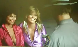 Tatoué fille-gay suce avant de baiser film porno vintage gratuit