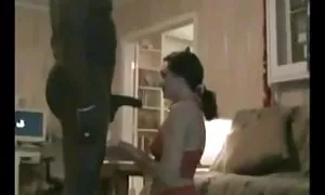 Filles ours soixante neuf sur le lit dans la vidéo amateur je veux un film porno français