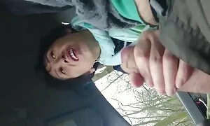 Claire film x gratuit amateur s'étire et bouche bée avec ses lunettes de près