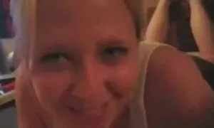 Gros plan POV Pipe énormes seins naturels grosse bite, sexe film gratuit corps couvert de sperme HD