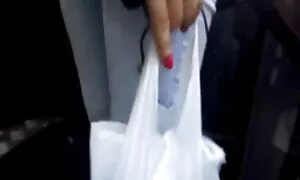 Le gros professeur fait Roxanne film porno gratuit brésilien faire le travail avec ses pieds!