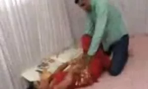 Brunette Néerlandais Milf fait de son xxx video sex gratuit mieux