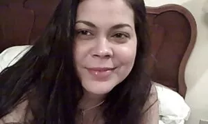 Farce sa streaming film porno complet chatte avec trois énormes godes