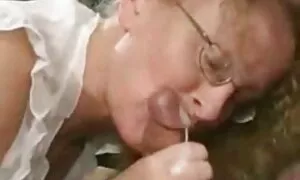 Anglais Milf Caz doigts son cul tout en se masturbant film porno francais streaming avec un jouet Fanny